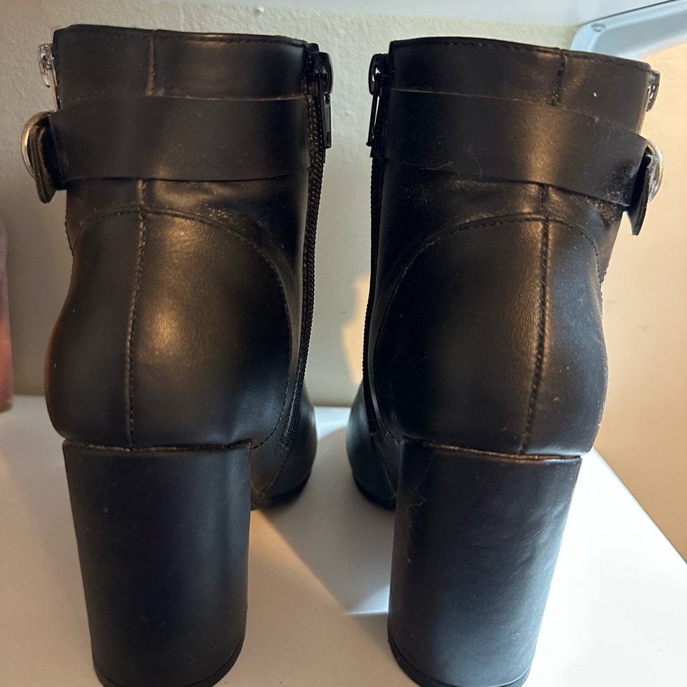 Boots - Picture 4 of 4